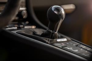 Porsche 718 Cayman GT4 2019 года  (NA)